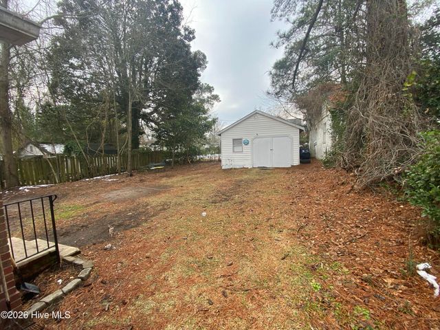 1320 Queens Road, Kinston, NC 28501