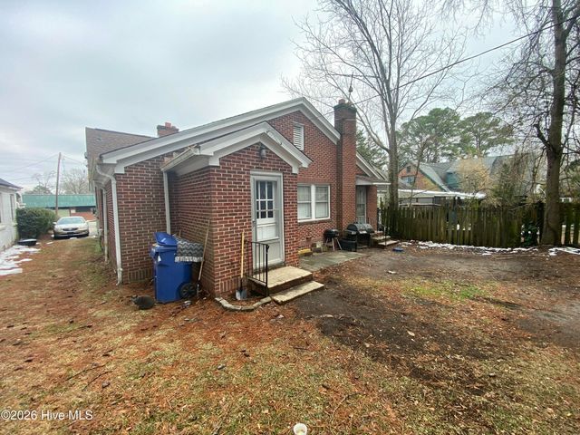 1320 Queens Road, Kinston, NC 28501