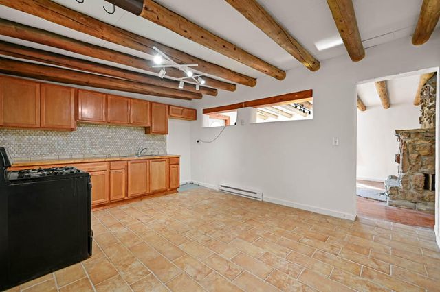 436 Apodaca Hill Street, Santa Fe, NM 87501