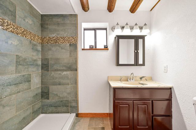 436 Apodaca Hill Street, Santa Fe, NM 87501