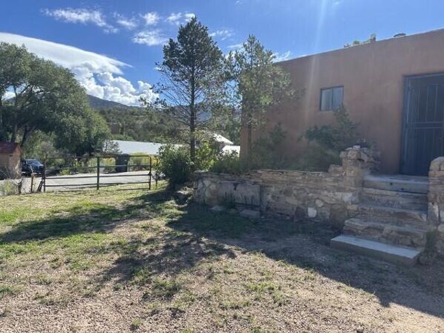436 Apodaca Hill Street, Santa Fe, NM 87501