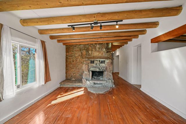 436 Apodaca Hill Street, Santa Fe, NM 87501