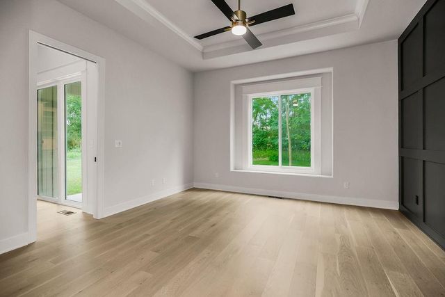 2624 NE Woodland Oak Drive, Lee's Summit, MO 64086