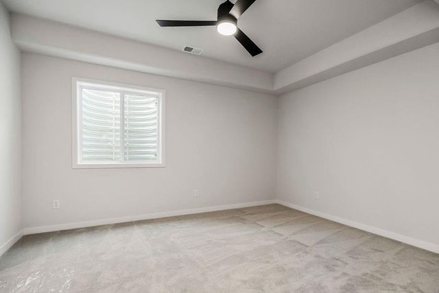 2624 NE Woodland Oak Drive, Lee's Summit, MO 64086