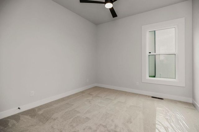 2624 NE Woodland Oak Drive, Lee's Summit, MO 64086