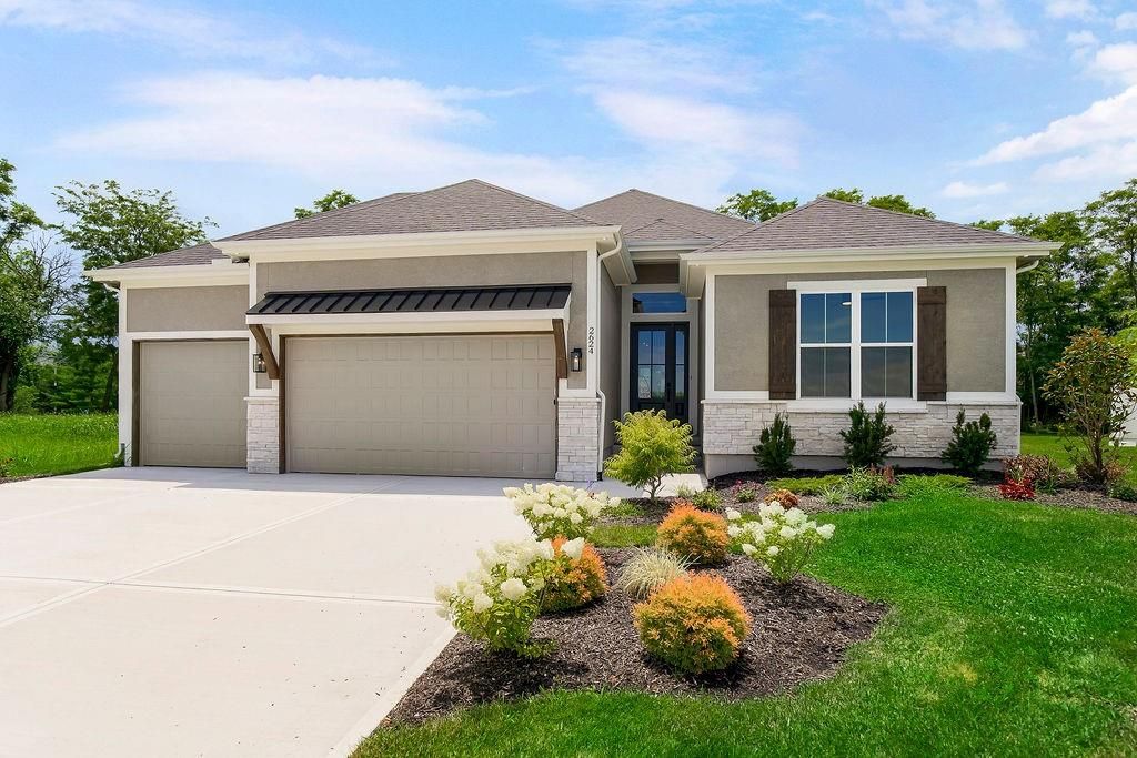 2624 NE Woodland Oak Drive, Lee's Summit, MO 64086