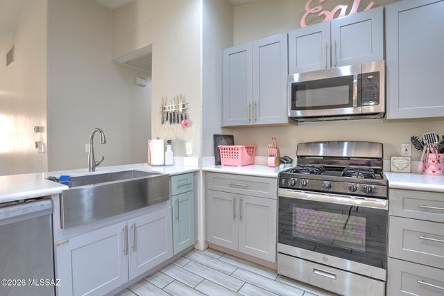 6443 W Elk Falls Way, Tucson, AZ 85757