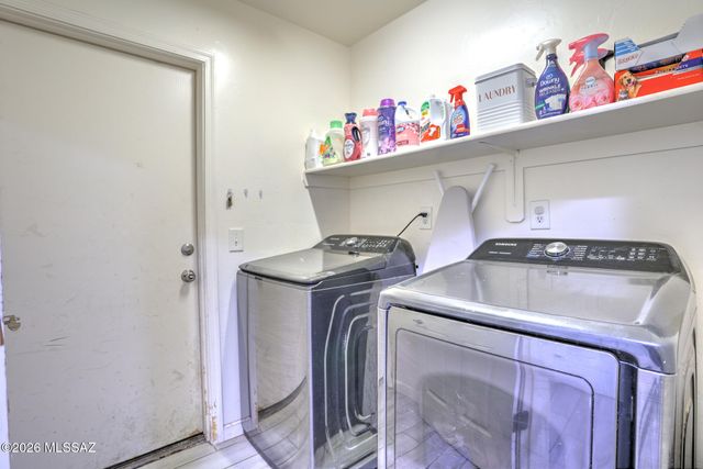 6443 W Elk Falls Way, Tucson, AZ 85757