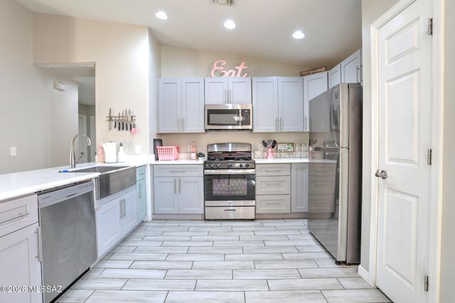 6443 W Elk Falls Way, Tucson, AZ 85757