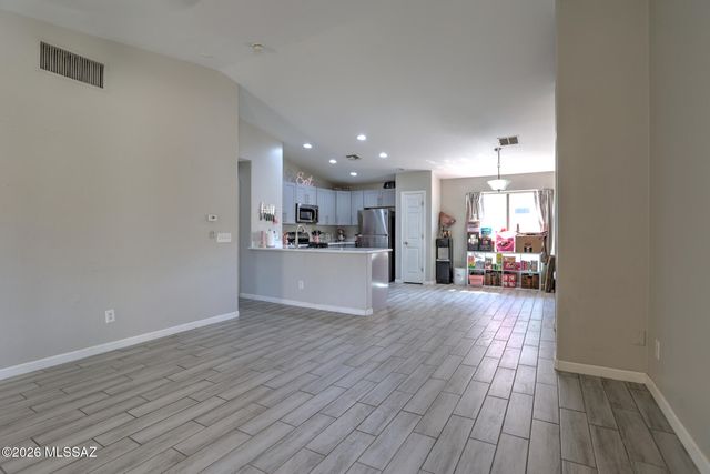 6443 W Elk Falls Way, Tucson, AZ 85757