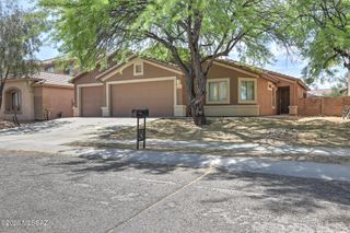 6443 W Elk Falls Way, Tucson, AZ 85757