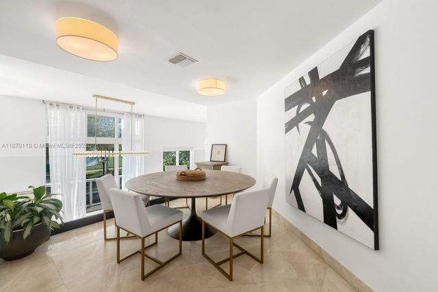 400 Alton Rd TH-1A, Miami Beach, FL 33139