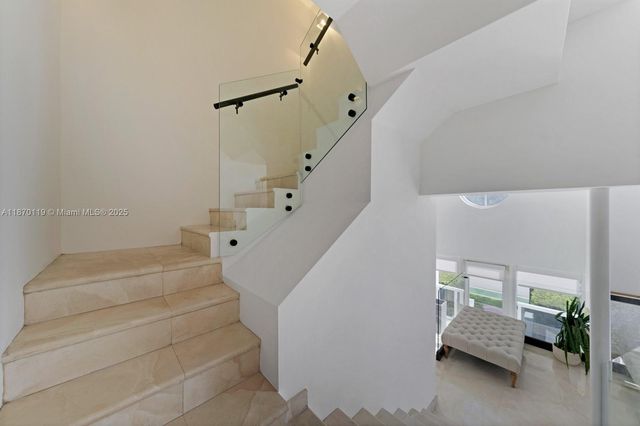 400 Alton Rd TH-1A, Miami Beach, FL 33139