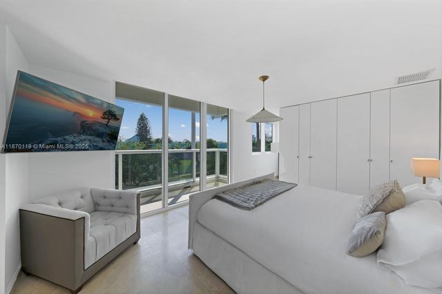 400 Alton Rd TH-1A, Miami Beach, FL 33139