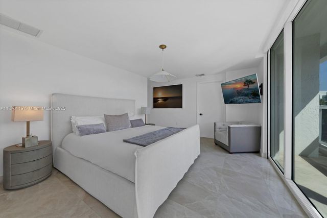 400 Alton Rd TH-1A, Miami Beach, FL 33139