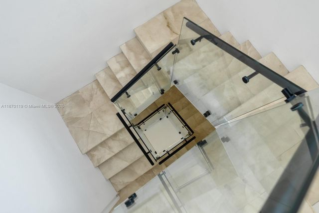 400 Alton Rd TH-1A, Miami Beach, FL 33139