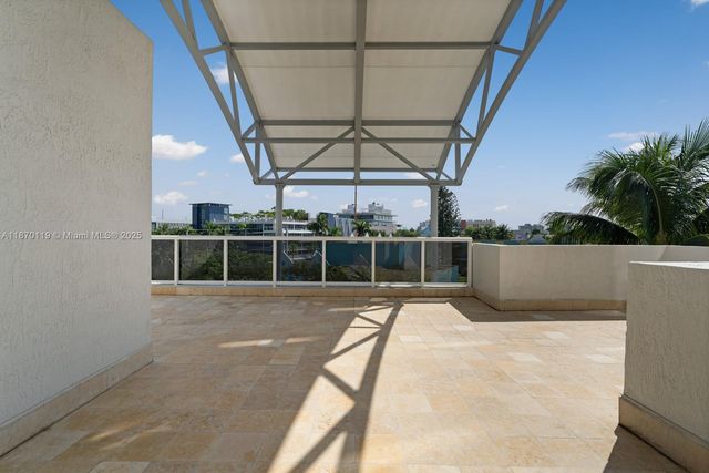 400 Alton Rd TH-1A, Miami Beach, FL 33139