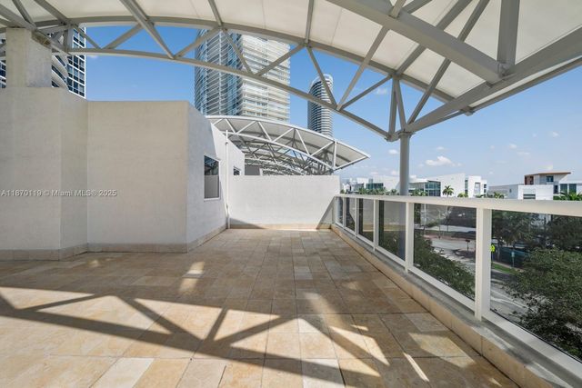 400 Alton Rd TH-1A, Miami Beach, FL 33139