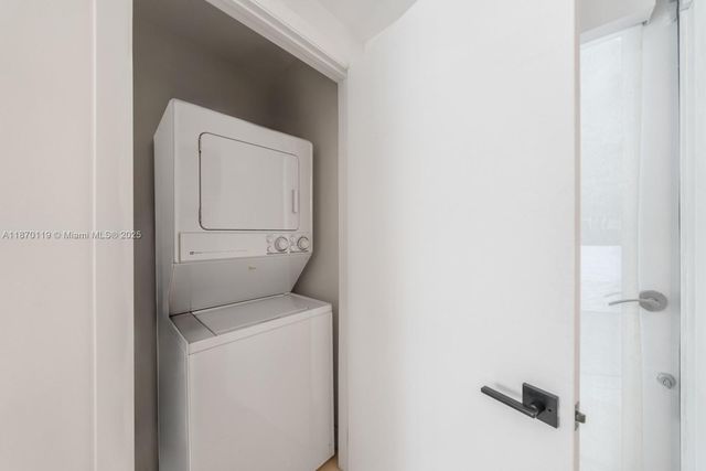 400 Alton Rd TH-1A, Miami Beach, FL 33139