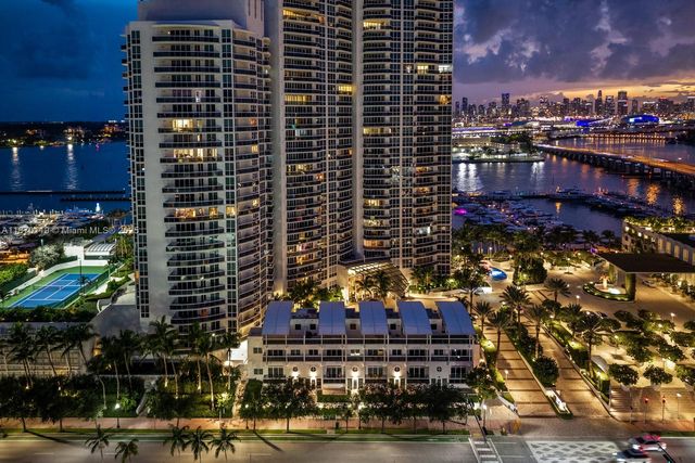 400 Alton Rd TH-1A, Miami Beach, FL 33139