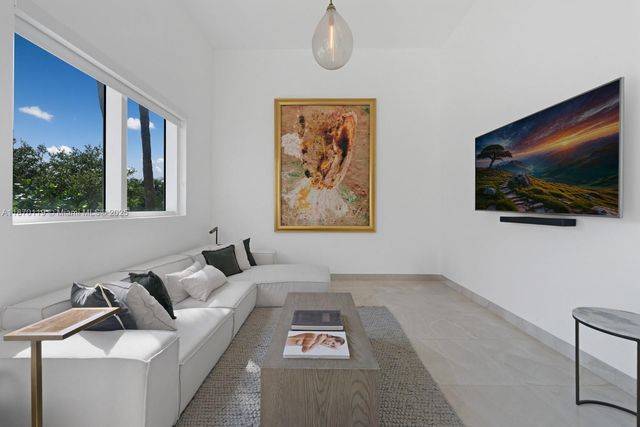 400 Alton Rd TH-1A, Miami Beach, FL 33139