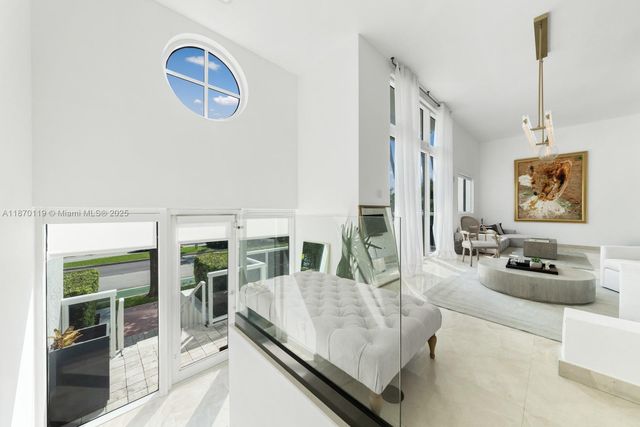 400 Alton Rd TH-1A, Miami Beach, FL 33139