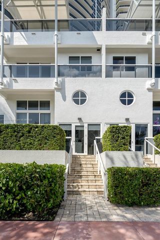 400 Alton Rd TH-1A, Miami Beach, FL 33139