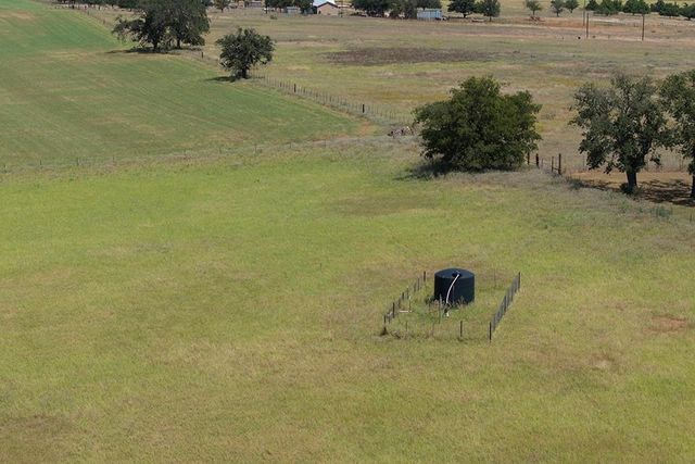 2474 Goehmann LN, Fredericksburg, TX 78624