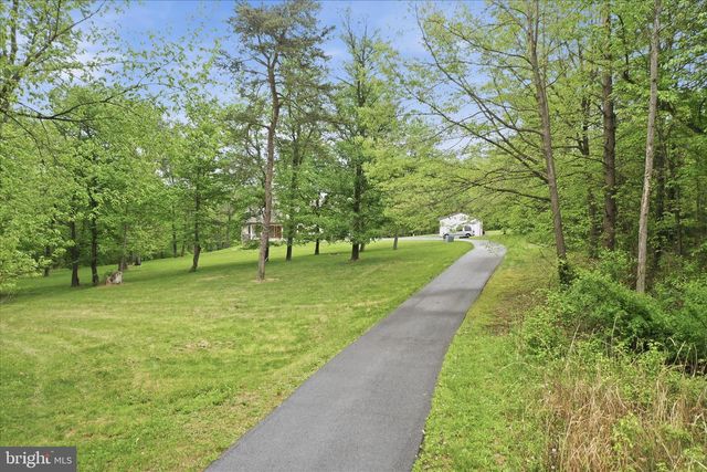 117 BEVERLY LN, Falling Waters, WV 25419