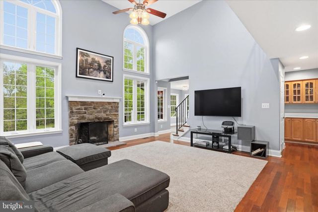 117 BEVERLY LN, Falling Waters, WV 25419