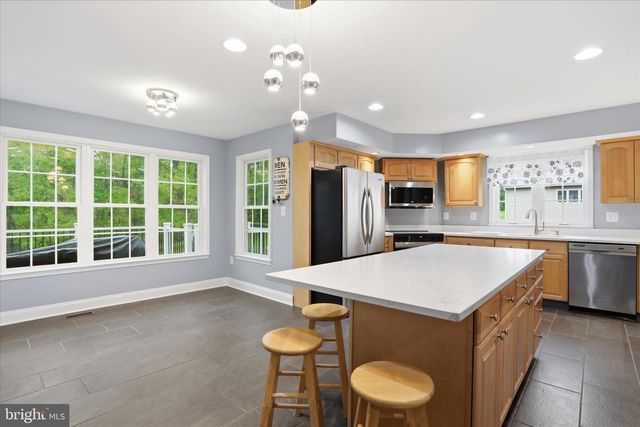 117 BEVERLY LN, Falling Waters, WV 25419