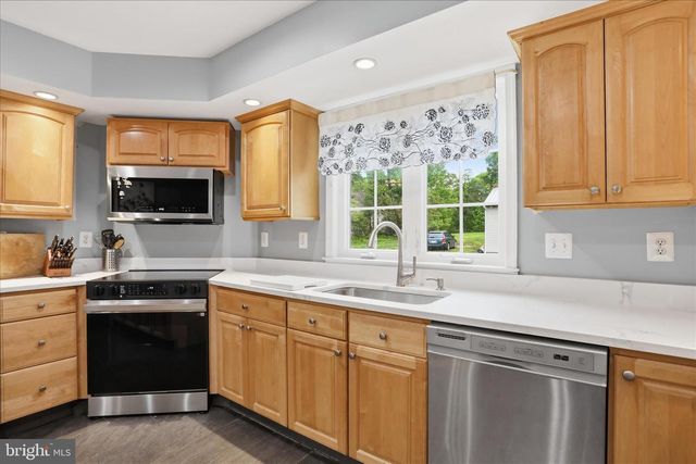 117 BEVERLY LN, Falling Waters, WV 25419