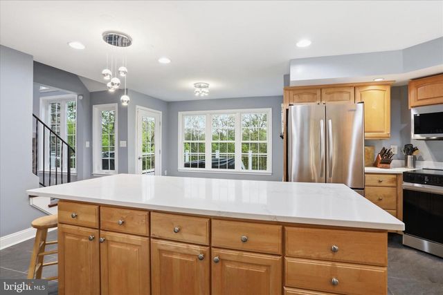 117 BEVERLY LN, Falling Waters, WV 25419