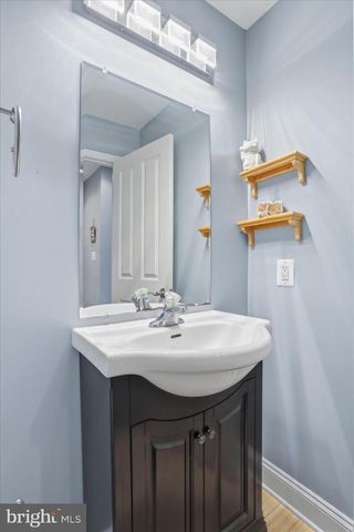 117 BEVERLY LN, Falling Waters, WV 25419