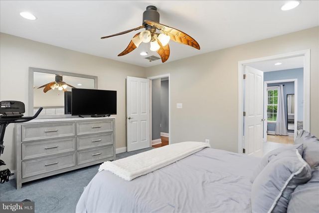 117 BEVERLY LN, Falling Waters, WV 25419