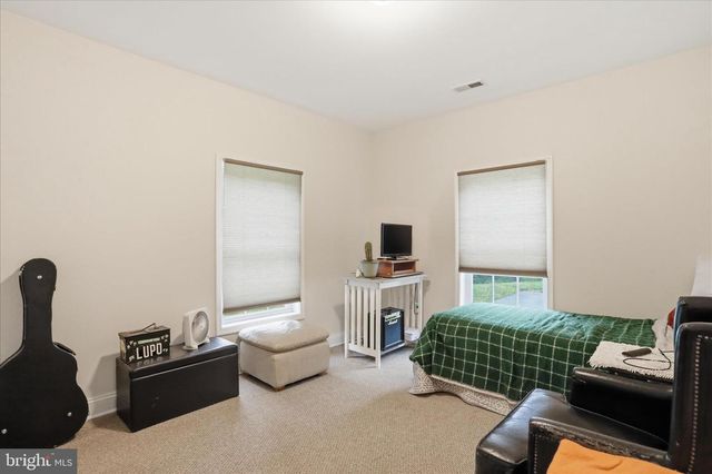 117 BEVERLY LN, Falling Waters, WV 25419