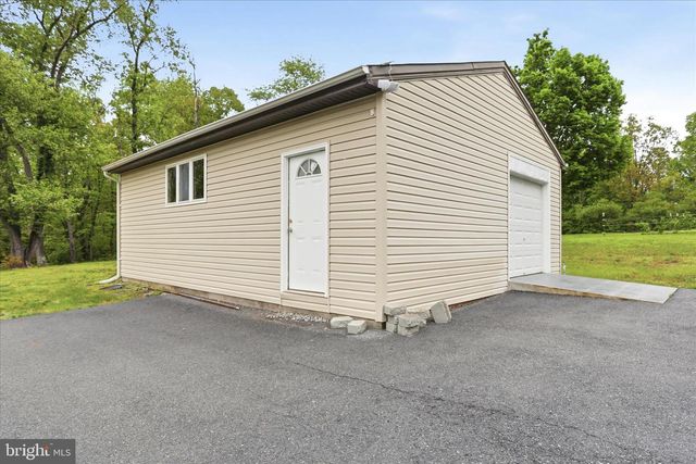 117 BEVERLY LN, Falling Waters, WV 25419