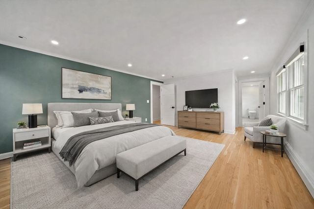 49 Algonquin Rd, Canton, MA 02021