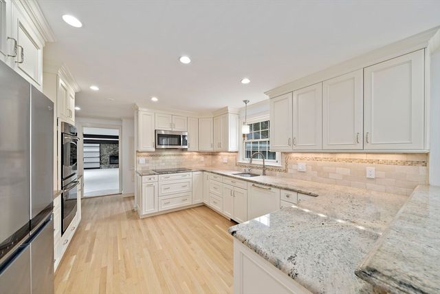 49 Algonquin Rd, Canton, MA 02021