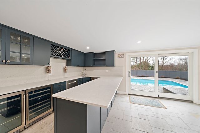 49 Algonquin Rd, Canton, MA 02021