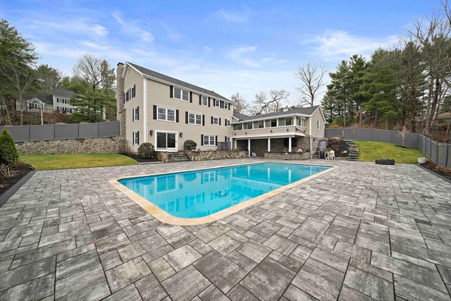 49 Algonquin Rd, Canton, MA 02021