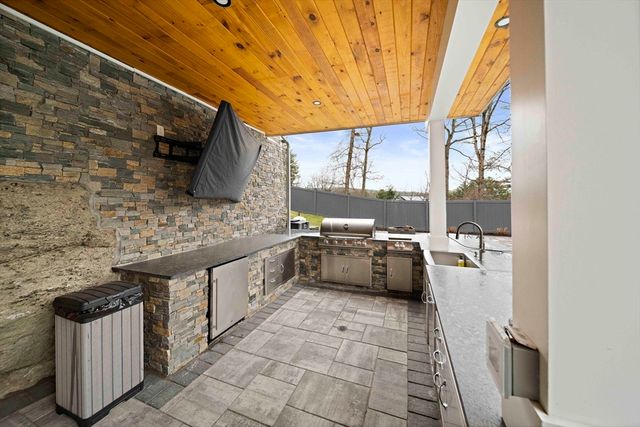 49 Algonquin Rd, Canton, MA 02021