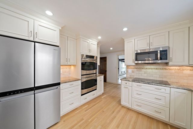 49 Algonquin Rd, Canton, MA 02021