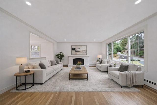 49 Algonquin Rd, Canton, MA 02021