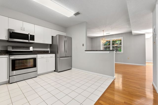 9 Weatherly Drive 9, Salem, MA 01970