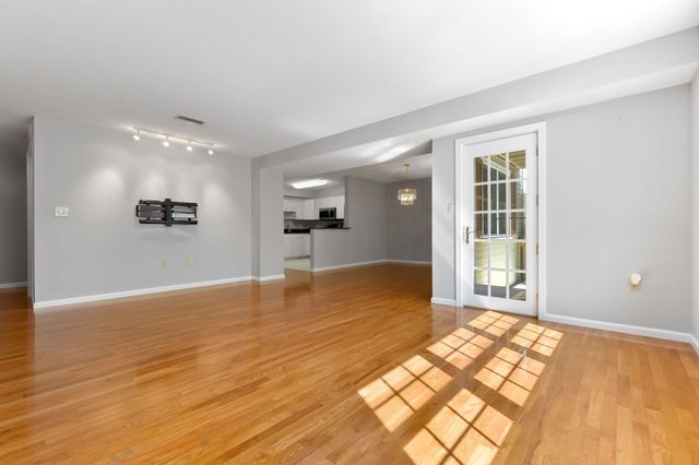 9 Weatherly Drive 9, Salem, MA 01970