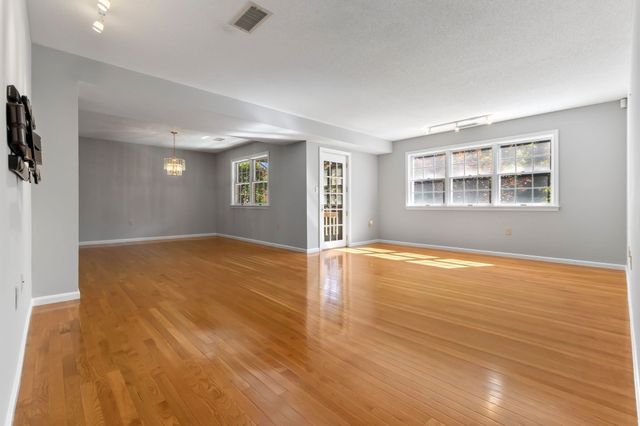 9 Weatherly Drive 9, Salem, MA 01970