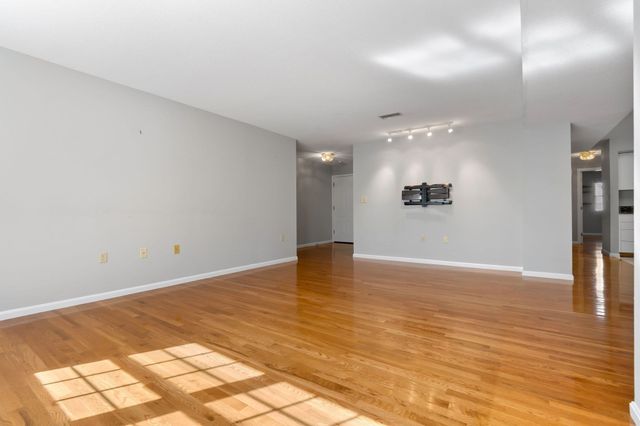 9 Weatherly Drive 9, Salem, MA 01970