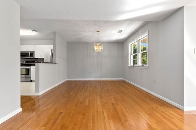 9 Weatherly Drive 9, Salem, MA 01970