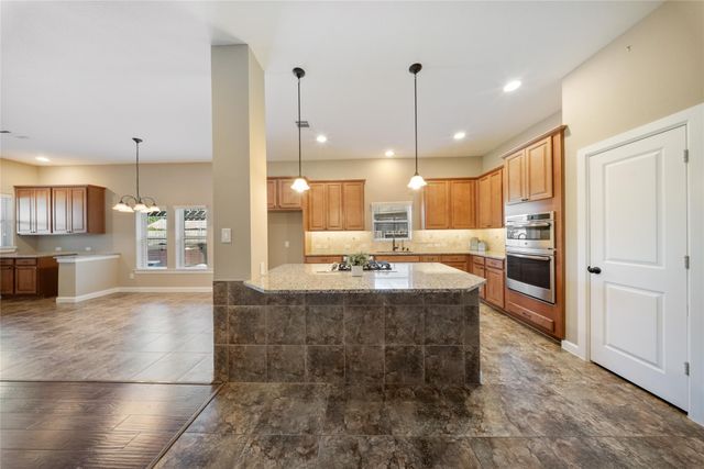 176 Castlegate Lane, Houston, TX 77065